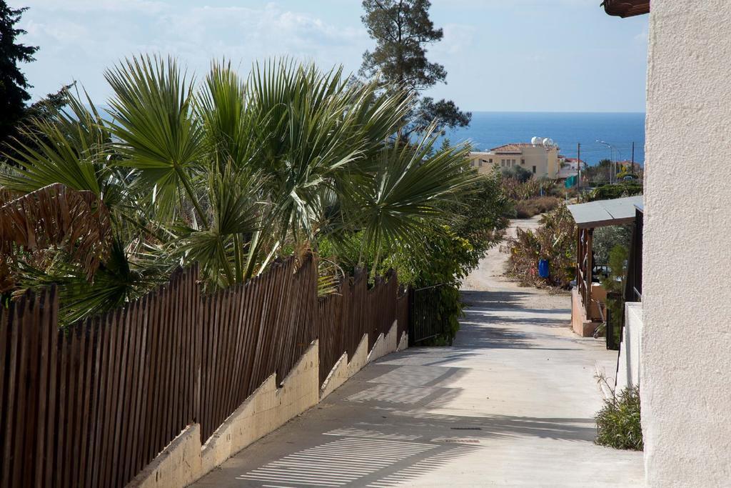 Coral Bay Sunkiss Villa Exterior photo